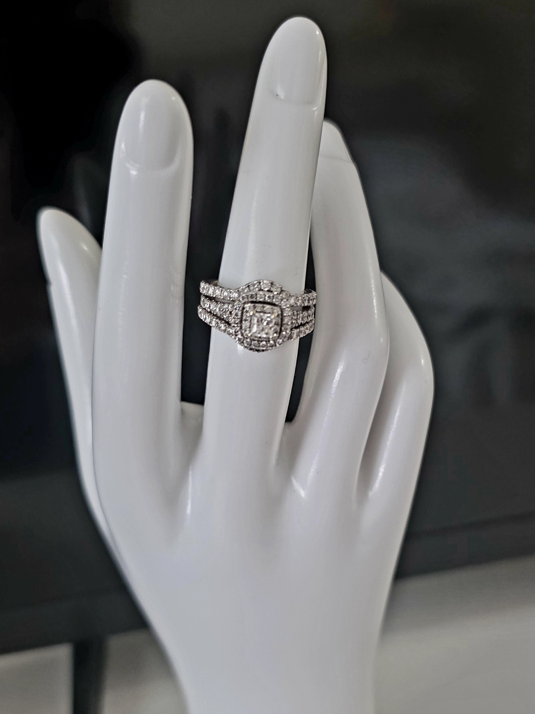 Neil Lane 14 Kt White Gold Wedding Ring